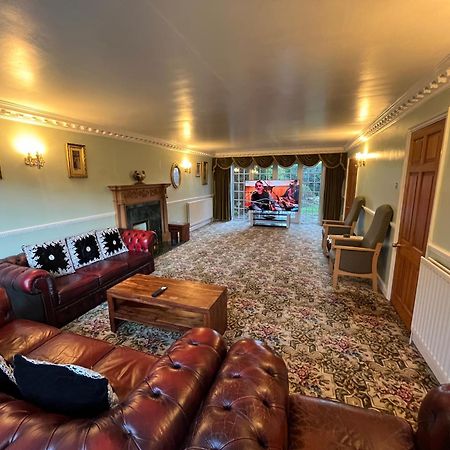 Unwind In Comfort At Cosy Caradus Your 4 Bedroom Home Sweet Home! Birmingham Exterior photo
